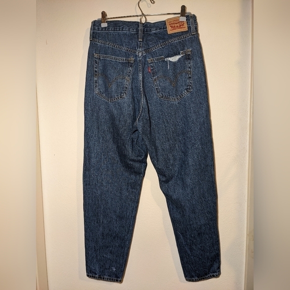 Levi's high-waisted mom jean - Picture 6 of 9
